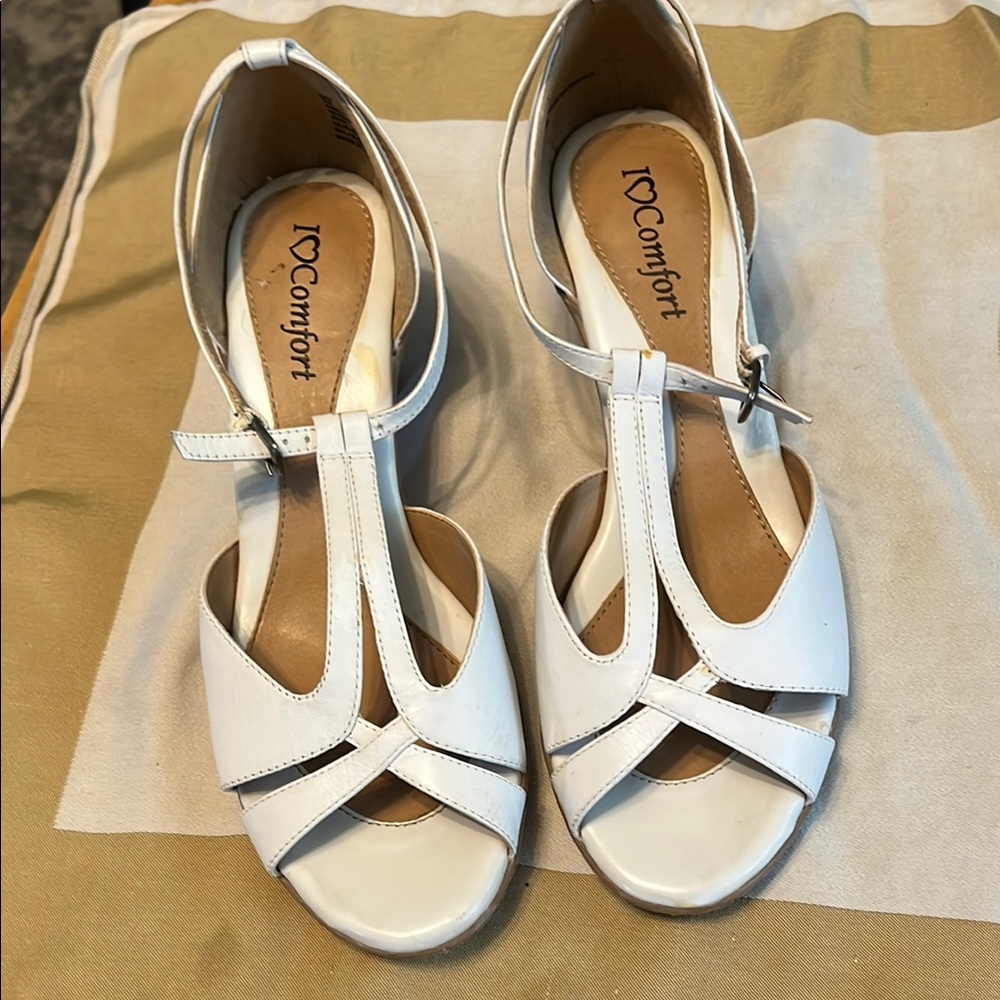 I Comfort Women's White Sandals